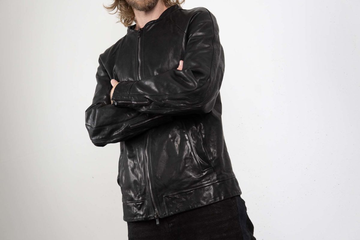 この週末、「何か」に出会える場所―カーフショルダー新作、会場準備レポート