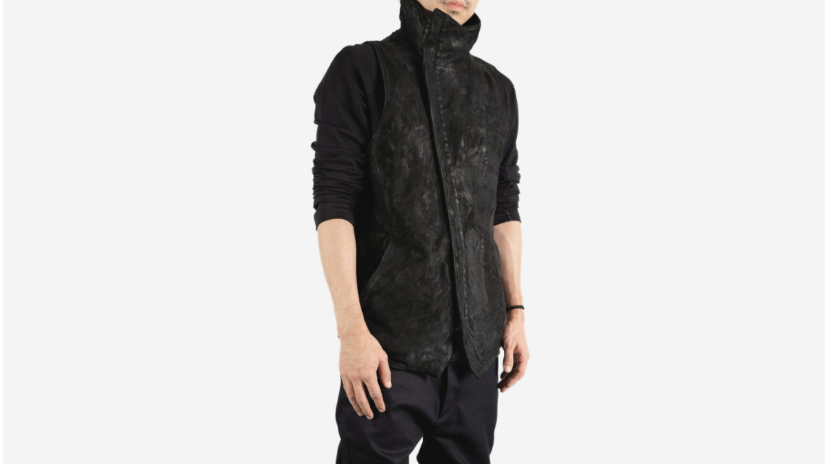 静かな陰影を纏う｜ヘビーウェイト・シープ スウェードベストの可能性